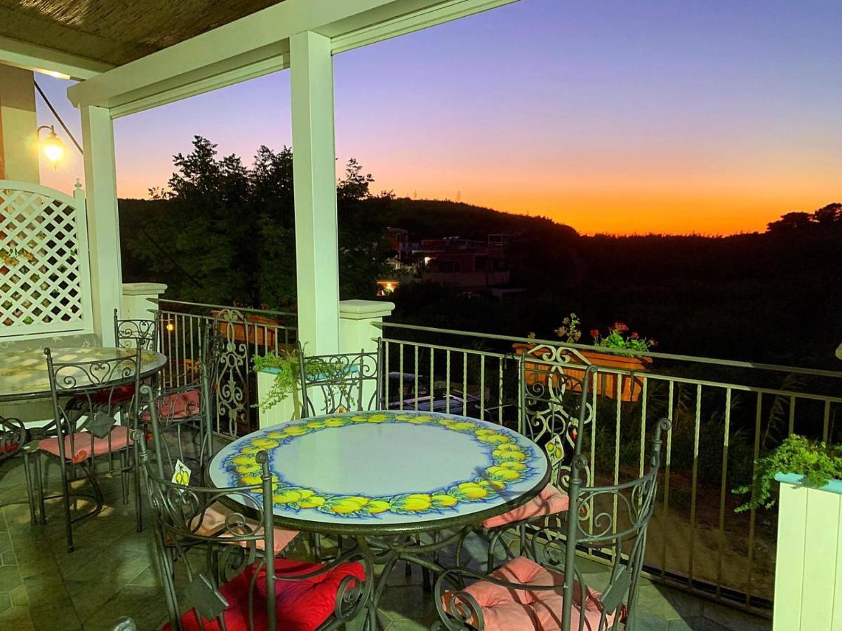 Hotel Isolabella Вентотене Екстер'єр фото
