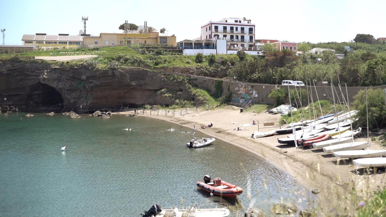 Hotel Isolabella Вентотене Екстер'єр фото
