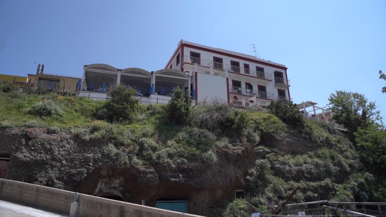 Hotel Isolabella Вентотене Екстер'єр фото